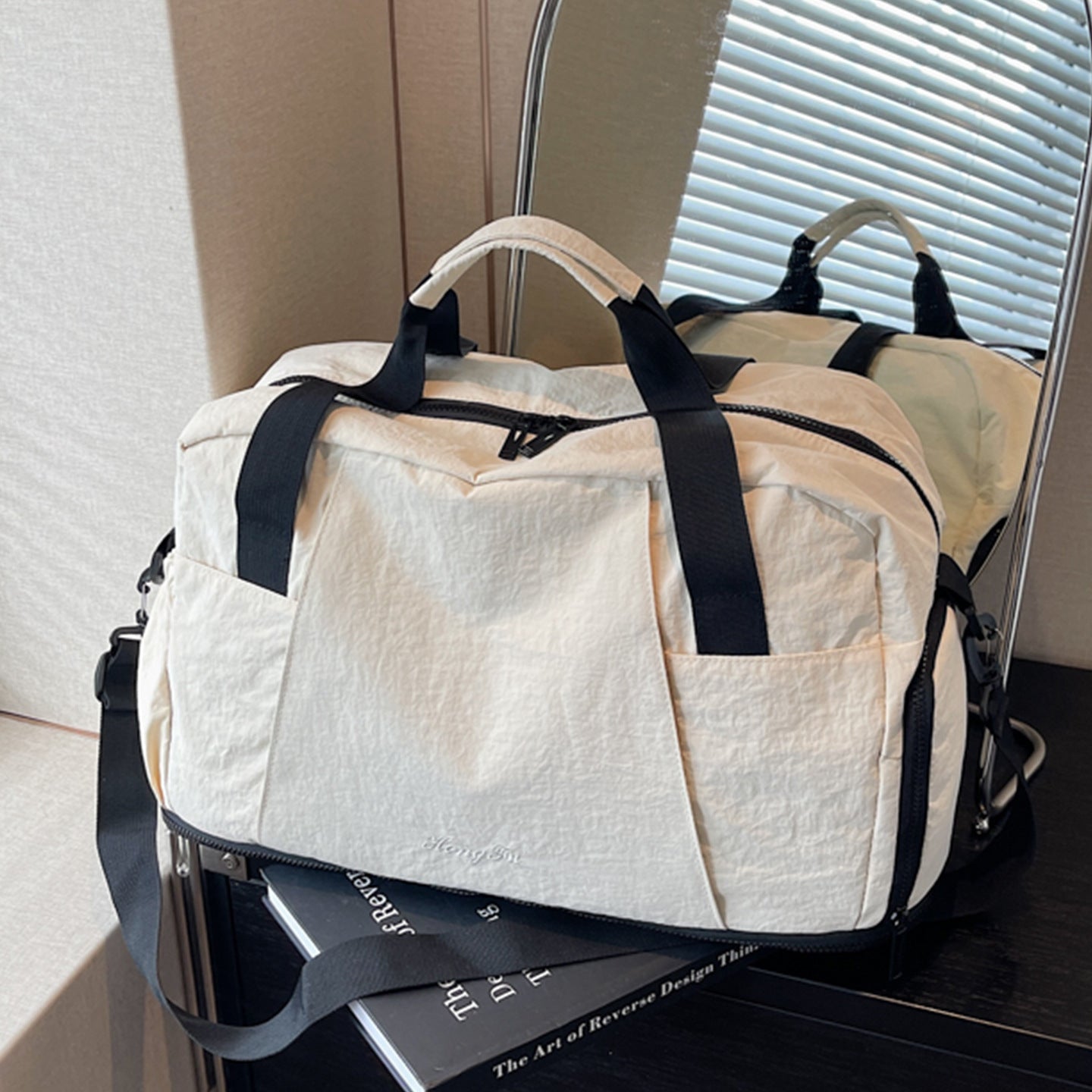 Sportliche Reisetasche mit Innovativem Stauraum Brehn
