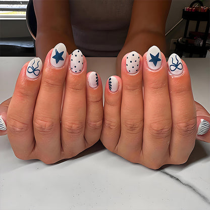 Kunstnagelset mit modernen grafischen Mustern und stilvollen Akzenten Brehn