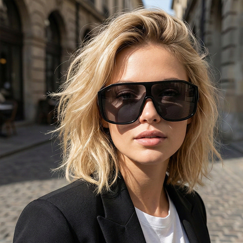 Damen Modische Oversized-Sonnenbrille im futuristischen Design Brehn
