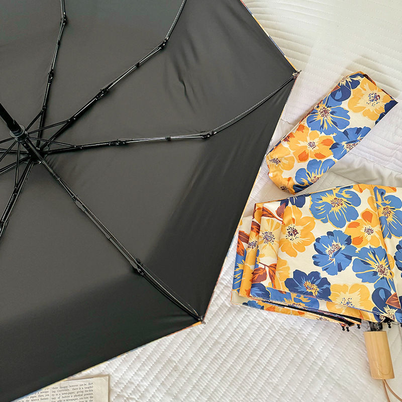 Damen Faltbarer Regenschirm mit detailliertem floralem Design Brehn