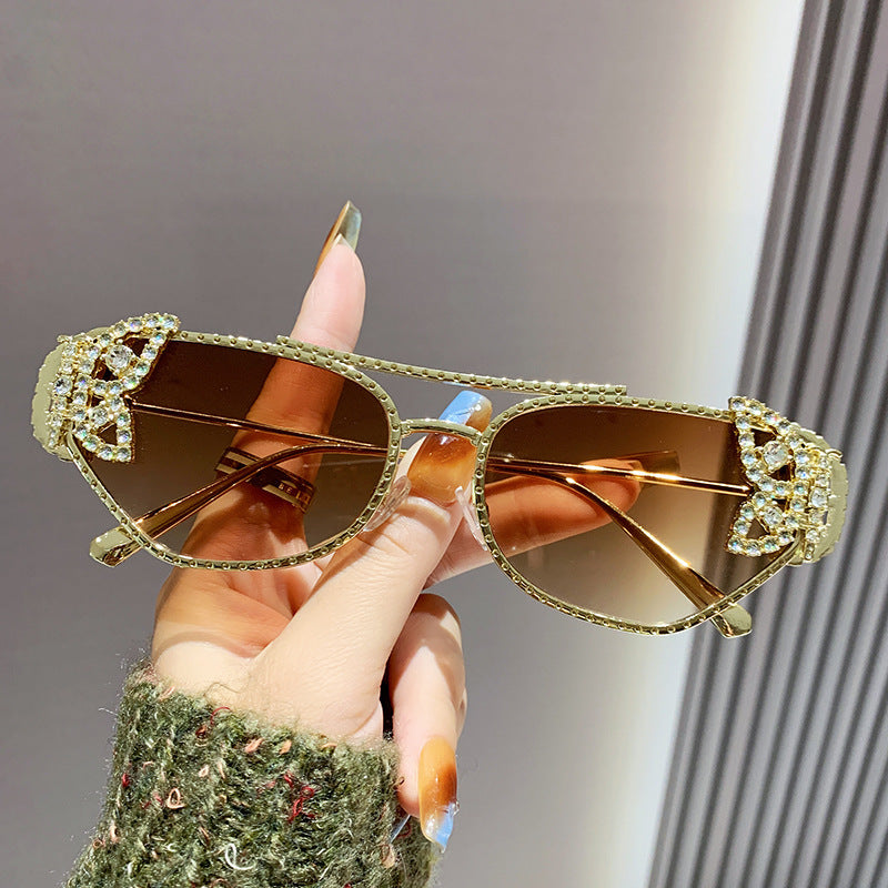 Damen Luxus Sonnenbrille mit elegantem Schmetterlings-Detail Brehn