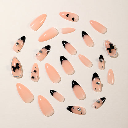 Elegante Stiletto Nagelkunstverlängerungen mit Kristallakzenten Brehn