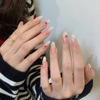 Glänzendes Nagelkunstset mit funkelnden Glitzerakzenten Brehn