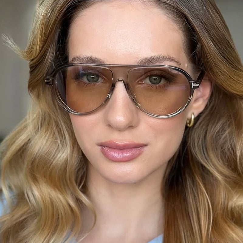 Damen stilvolle Sonnenbrille im aerodynamischen Design Brehn