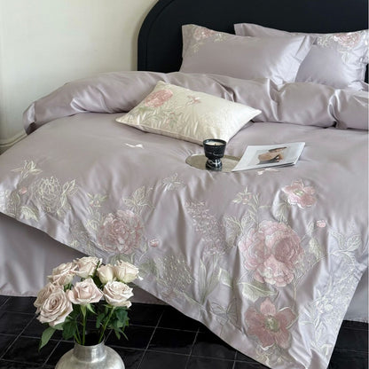 Satin-Bettbezuggarnitur mit floraler Stickereiborte und seidenweichem Finish