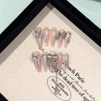 Glamouröse mit Strass akzentuierte Press-On Nägel