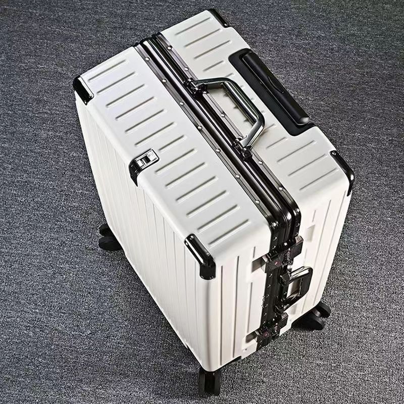 Robuster Expeditionskoffer Brehn