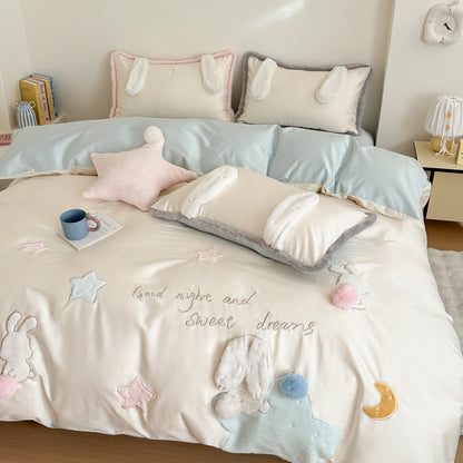 Bettwäsche-Set mit Plüsch-Hasenohren und besticktem Kinder-Motiv