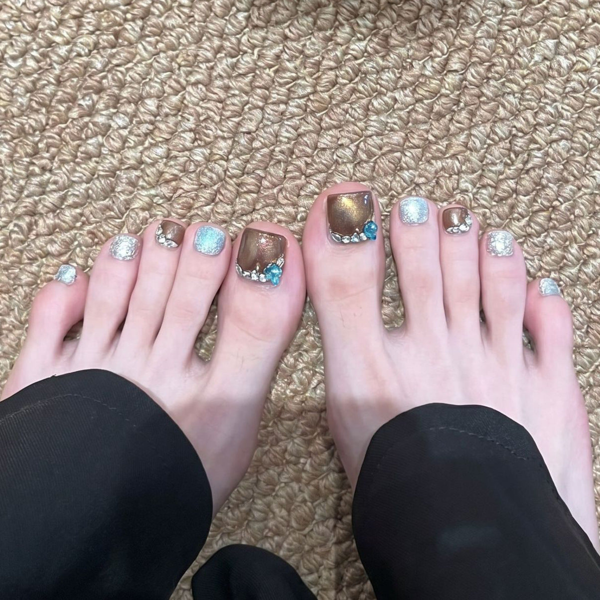 Künstlerisches Nagelkunst-Set mit dekorativen Elementen Brehn