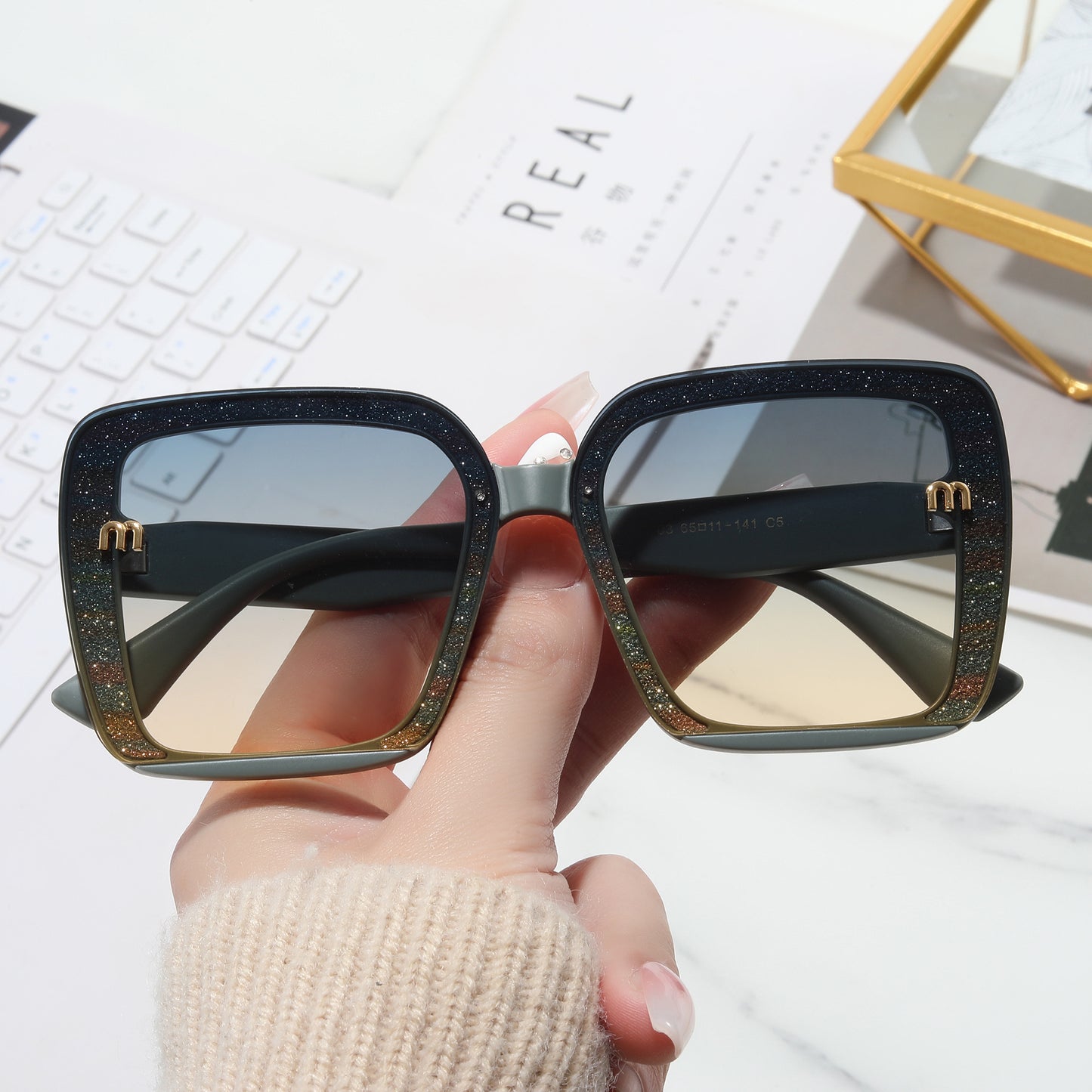 Damen modische quadratische Sonnenbrille mit funkelndem Rahmen Brehn
