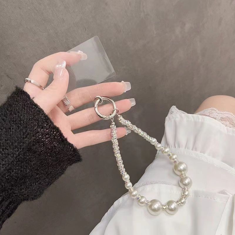Eleganter perlverzierter Schlüsselanhänger Brehn