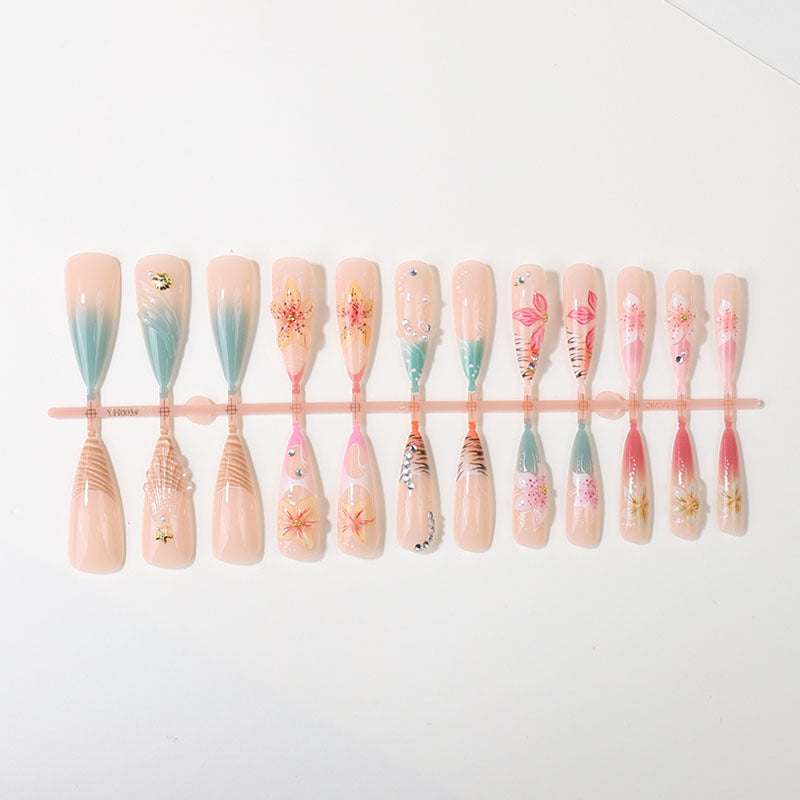 Künstlerisches florales Design Press-On Nagelspitzen Set Brehn