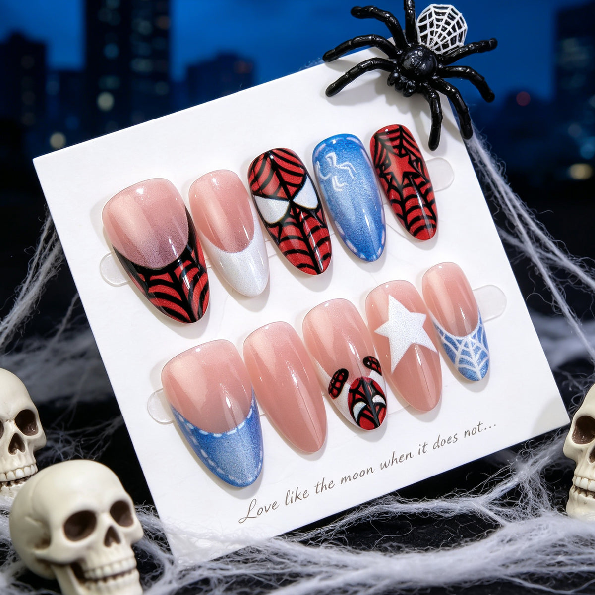 Superhelden-inspirierte Press-On Nagelkunst