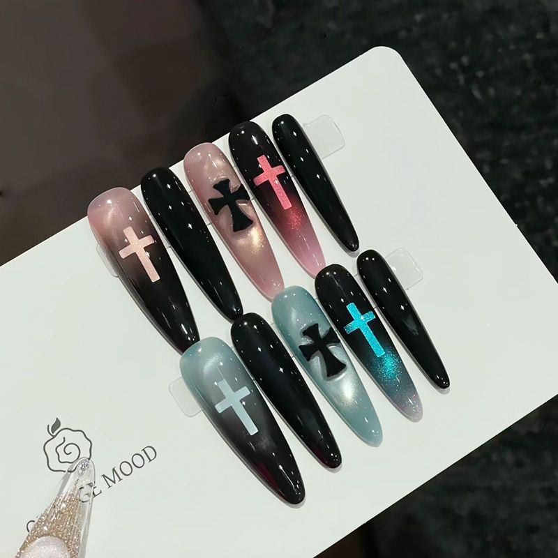 Künstlerische Lange Stiletto-Nagelverzierungen Brehn