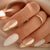 Elegantes Press-On-Nagelset mit künstlerischen Goldakzenten Brehn