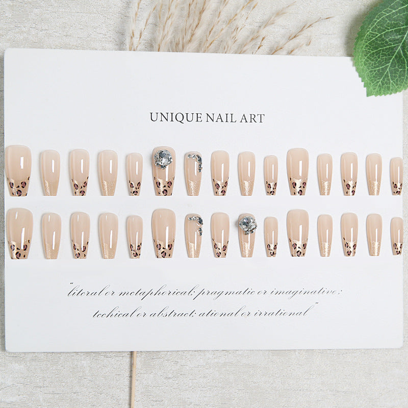 Kunstnagelset mit Glitzer- und Leopardenmotiv Brehn