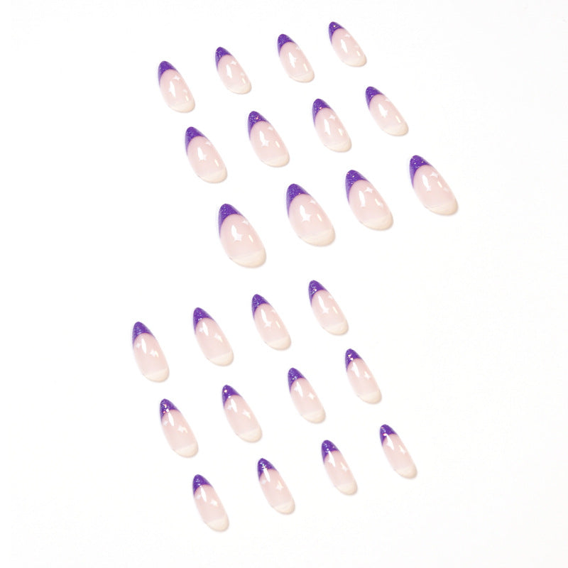 Kunstvolle Stiletto-Nägel mit Glitzer-Design Brehn