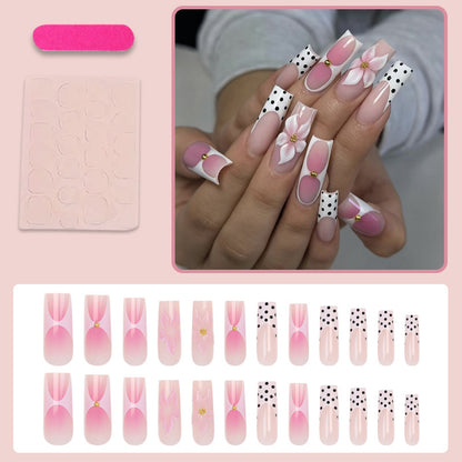 Kunstnagelset mit eleganten Blüten- und Punktmustern Brehn
