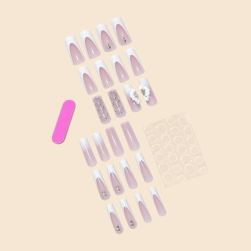 Rhinestone-Verzierte Nail Art