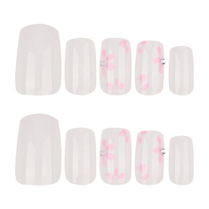 Kunstvolle Nagelkunst mit zarten Blütenmotiven Brehn