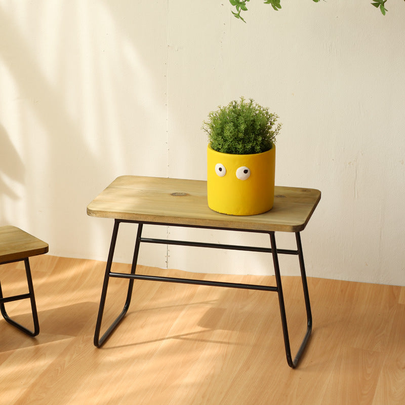 Moderner Couchtisch im minimalistischen Design Brehn