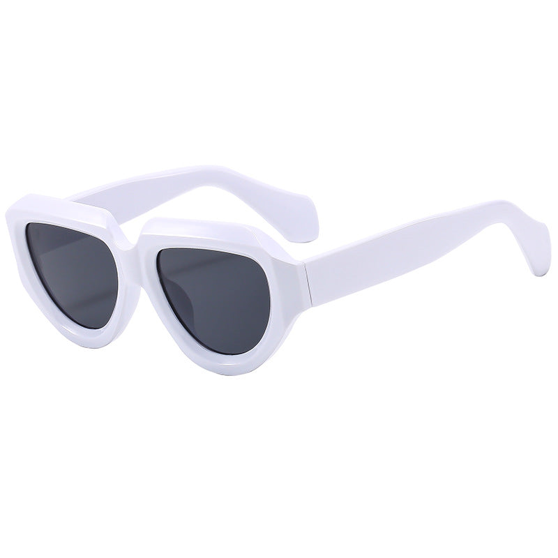 Damen Cat-Eye Sonnenbrille mit modernem transparentem Rahmen und UV-Schutz Brehn