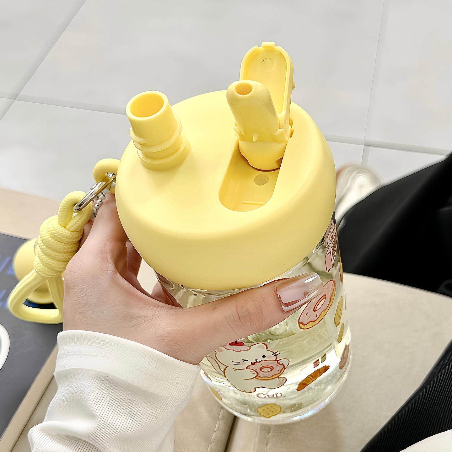 Damen Trinkflasche mit integriertem Tiermotiv und praktischem Tragegriff Brehn