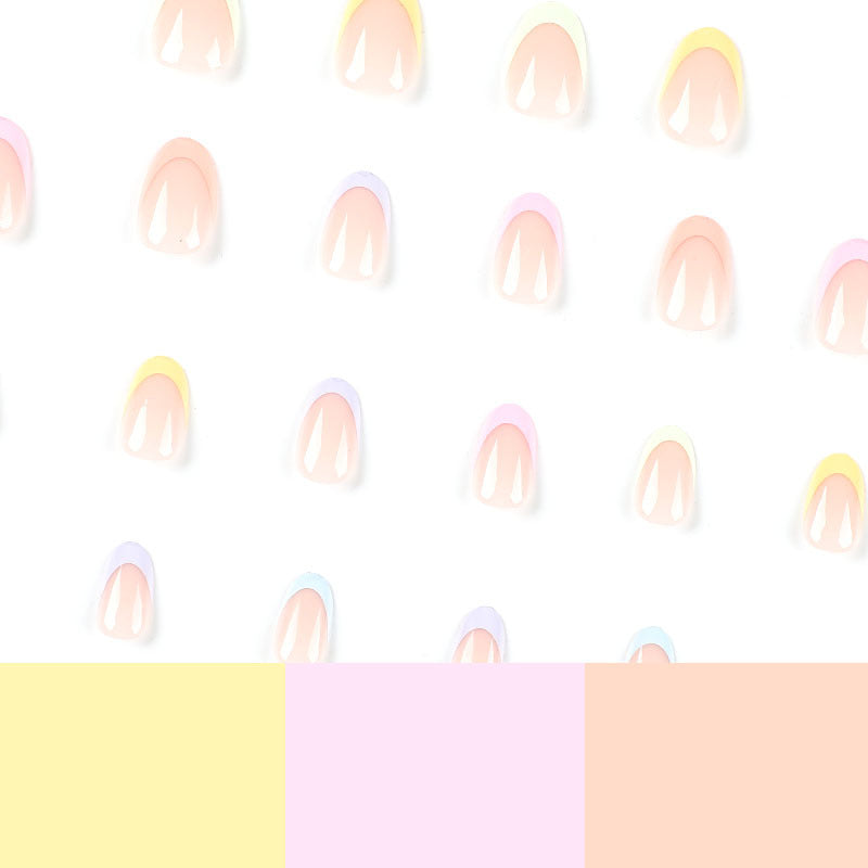 Kunstvolle Nagelverlängerungen mit elegante Farbverlauf und Glanz Brehn