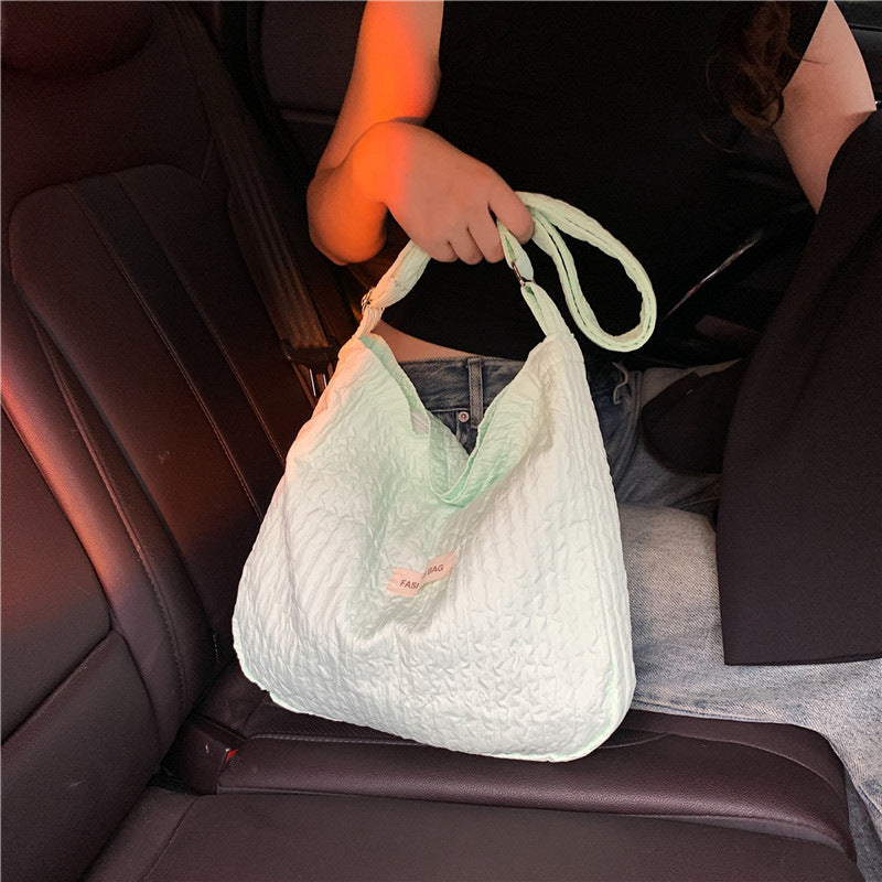 Texturierte Alltagsschultertasche