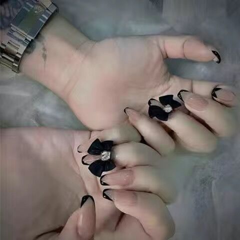 Dekorative Blumen Nagelkunst