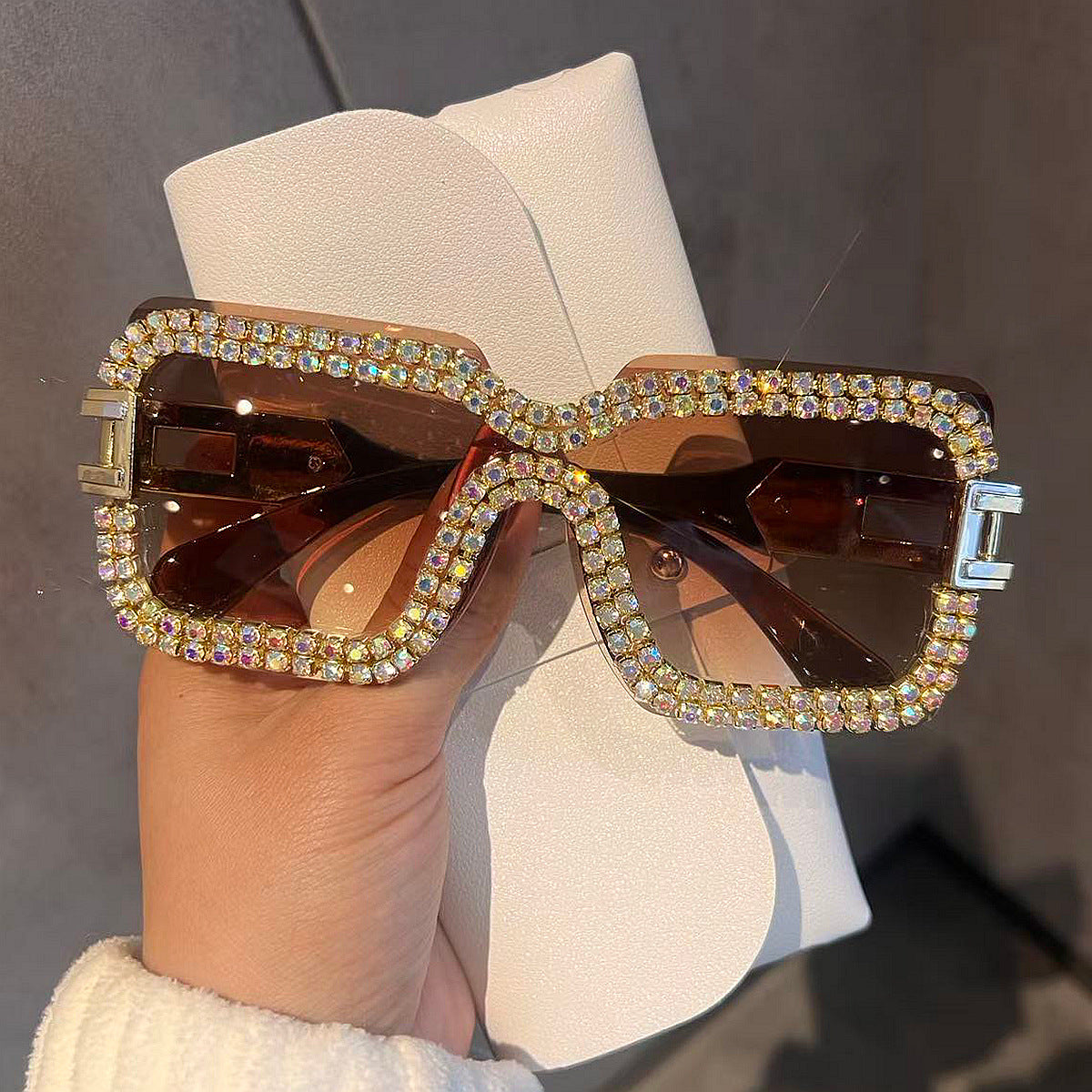 Damen Modische Oversized-Sonnenbrille mit funkelndem Kristallbesatz Brehn