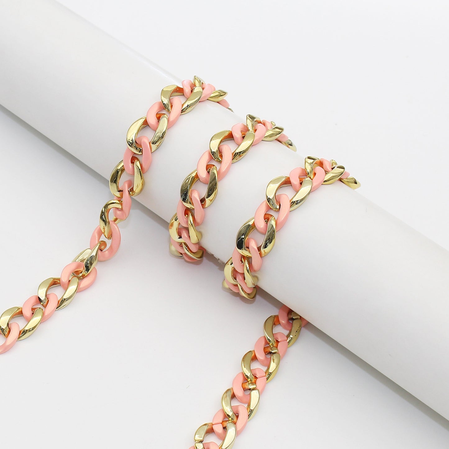 Stylischer Kettenbrillenhalter Brehn
