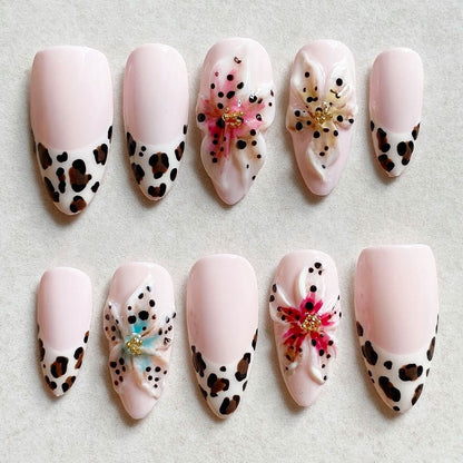 Stylisches Tierdruck Press-On Nagelset Brehn