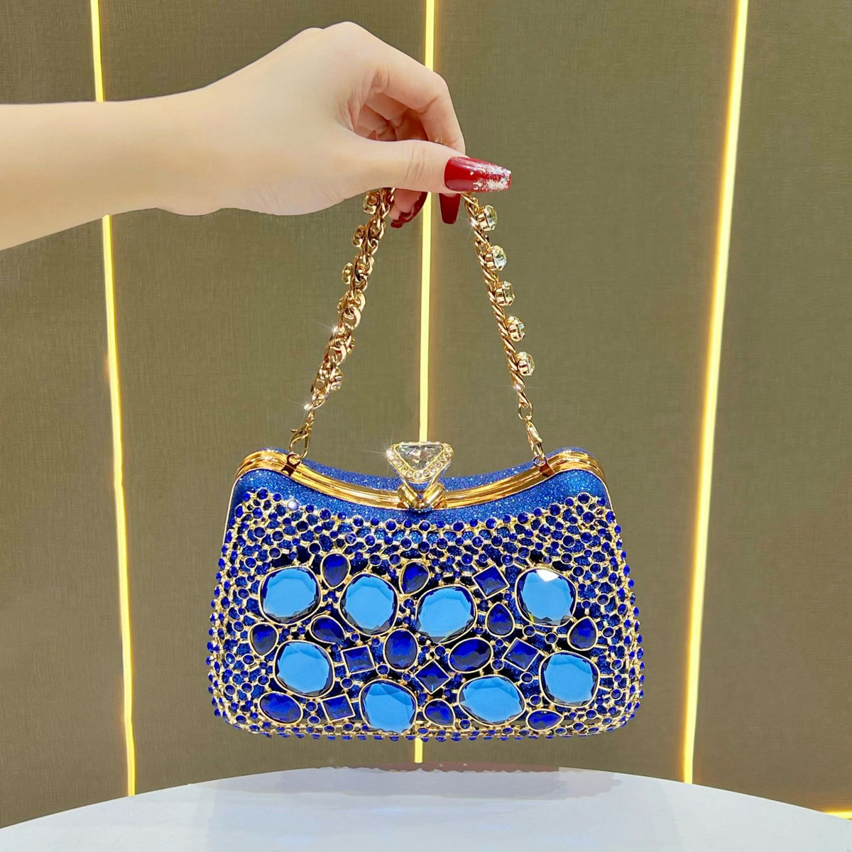 Opulente Bejeweled Abendtasche
