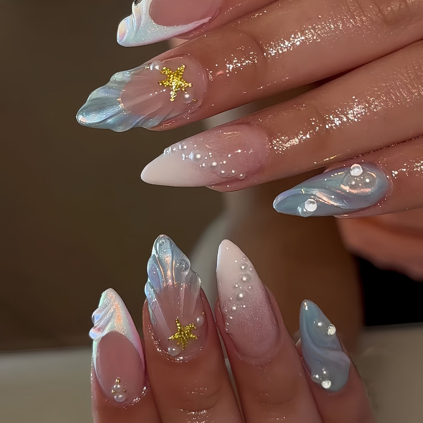 Künstlerisch von der Marine inspirierte Nagelkunst Brehn