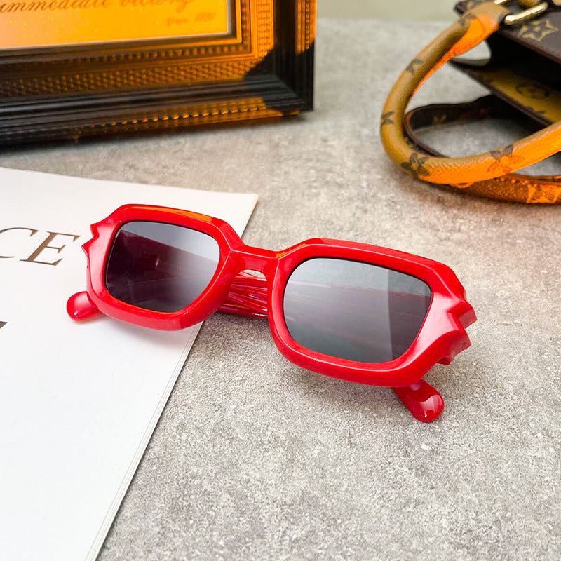 Damen modische Sonnenbrille mit auffälligem Rahmen Brehn