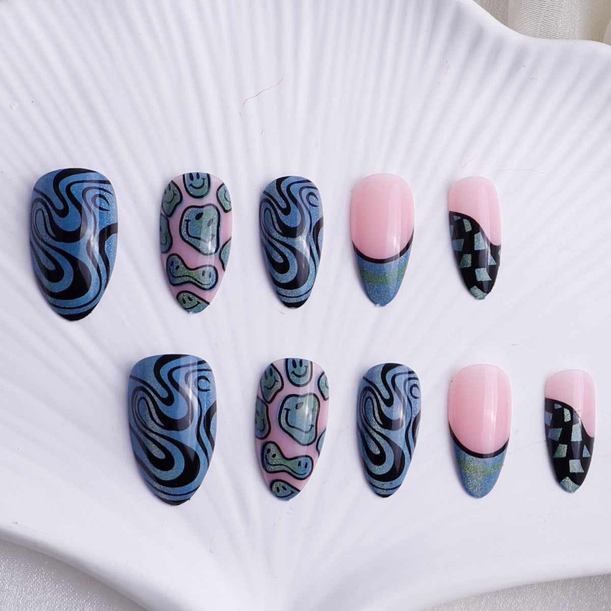 Künstlerische abstrakte Nagelkunst