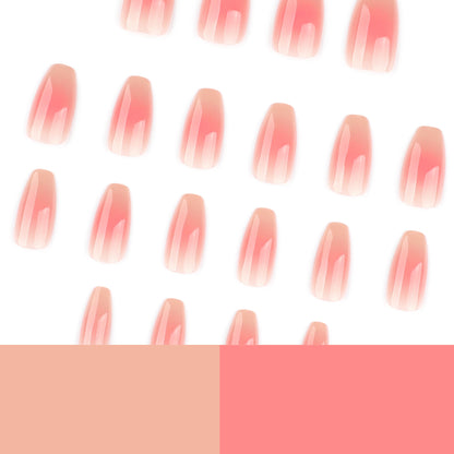 Stilvolle Nagelverlängerungen mit elegantem Ombre-Design Brehn