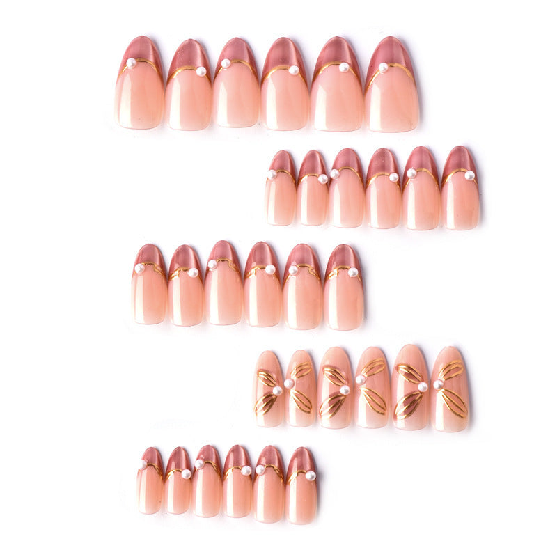 Glamouröse Press-On Nagelset mit dekorativen Akzenten Brehn