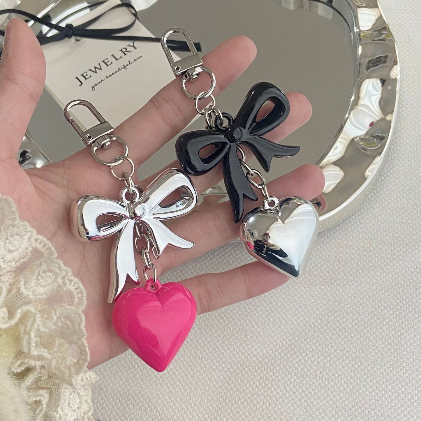 Herz und Schleife Charm Schlüsselanhänger Brehn