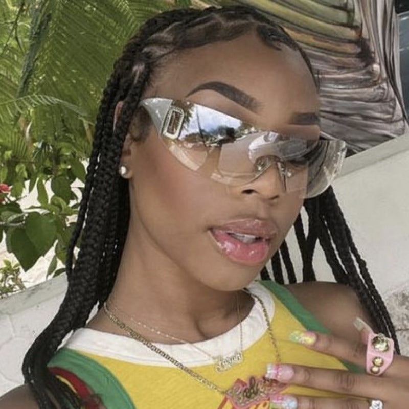 Damen Sportliche Sonnenbrille im futuristischen Shield-Design Brehn