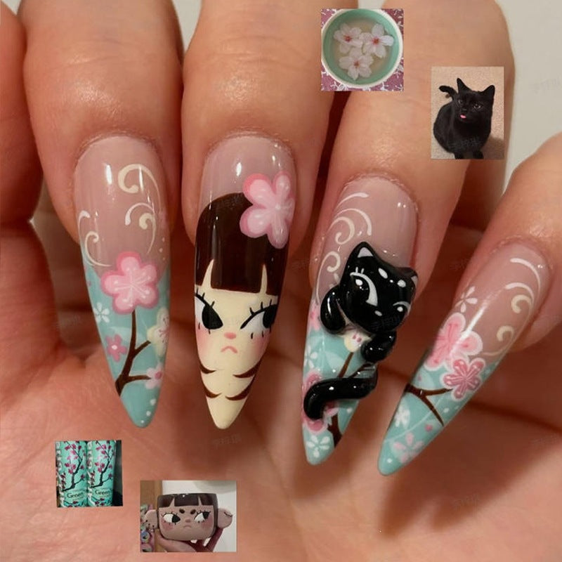 Kreatives Kunstnagelset mit bunten floralen und eleganten Designs Brehn
