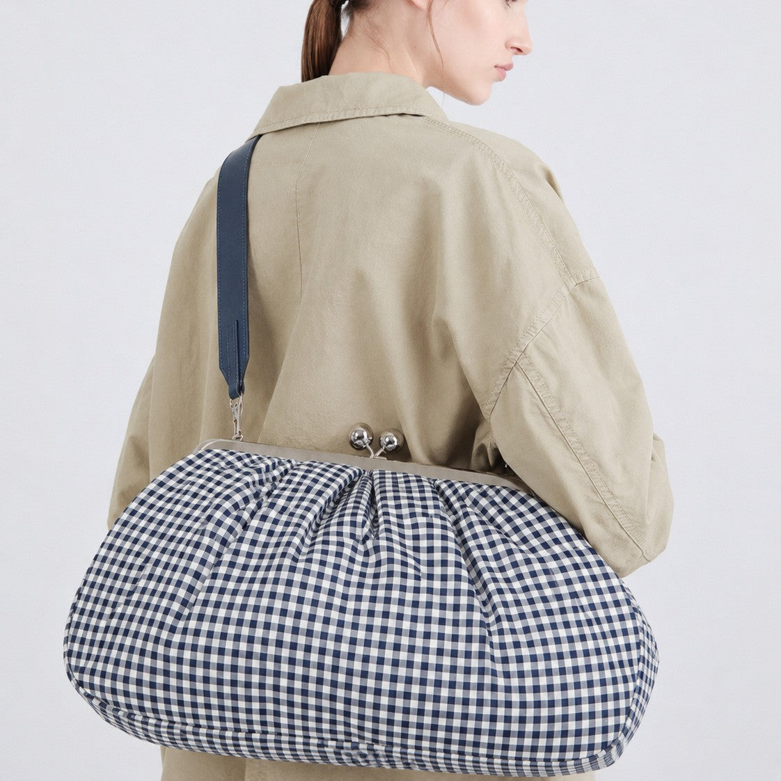 Geraffte Clutch-Tasche
