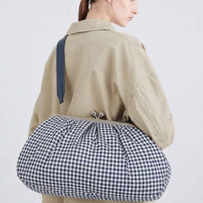 Geraffte Clutch-Tasche