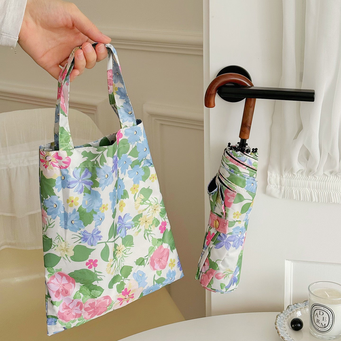 Damen Faltbarer Regenschirm mit exquisitem floralen Design Brehn