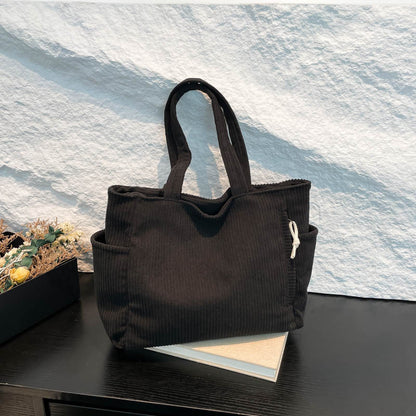 Gemütliche strukturierte Stofftasche