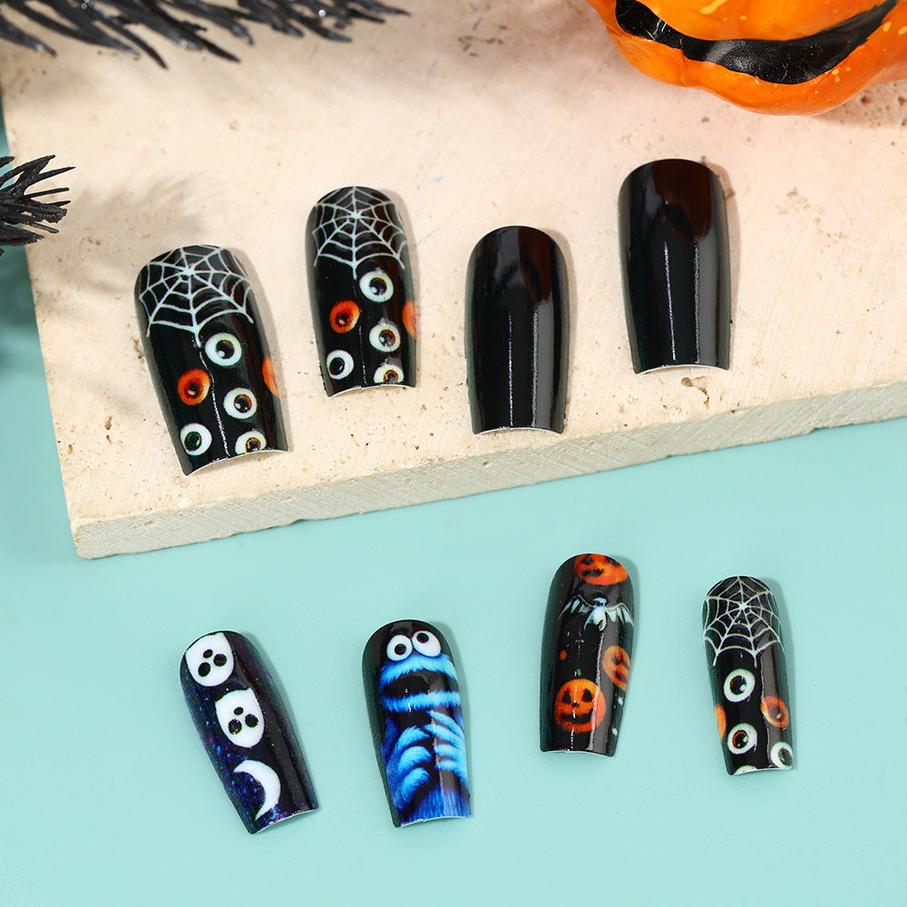 Kreative Kunstnägel im Halloween-Stil Brehn