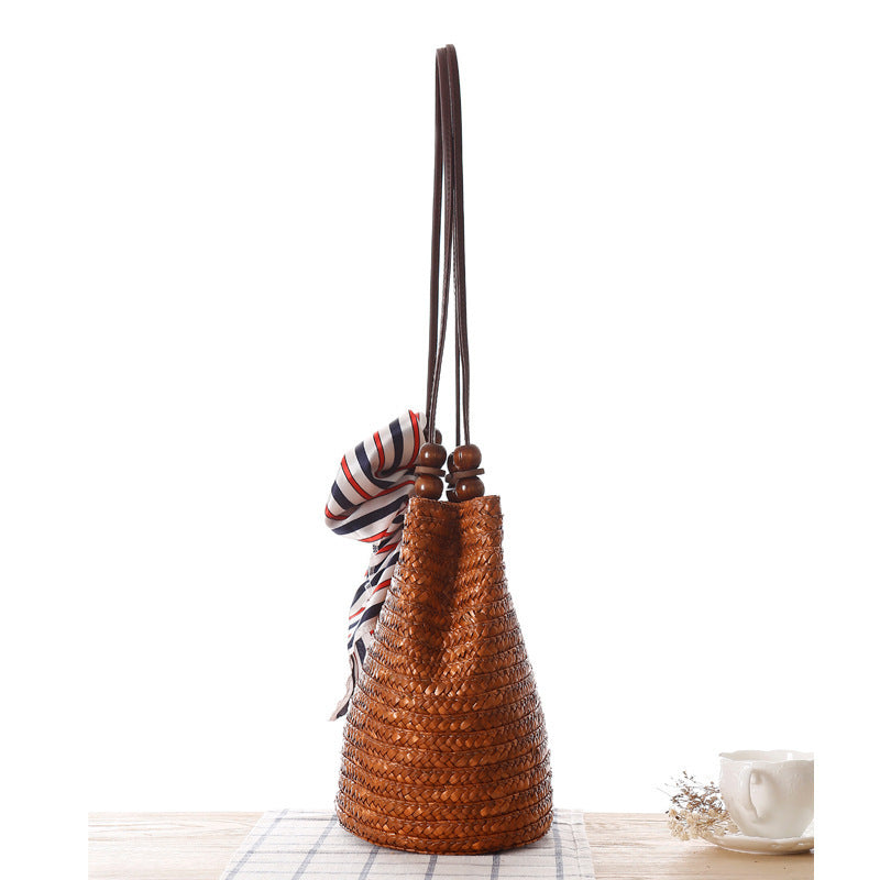 Elegante Korbtasche mit Modischem Banddetail Brehn