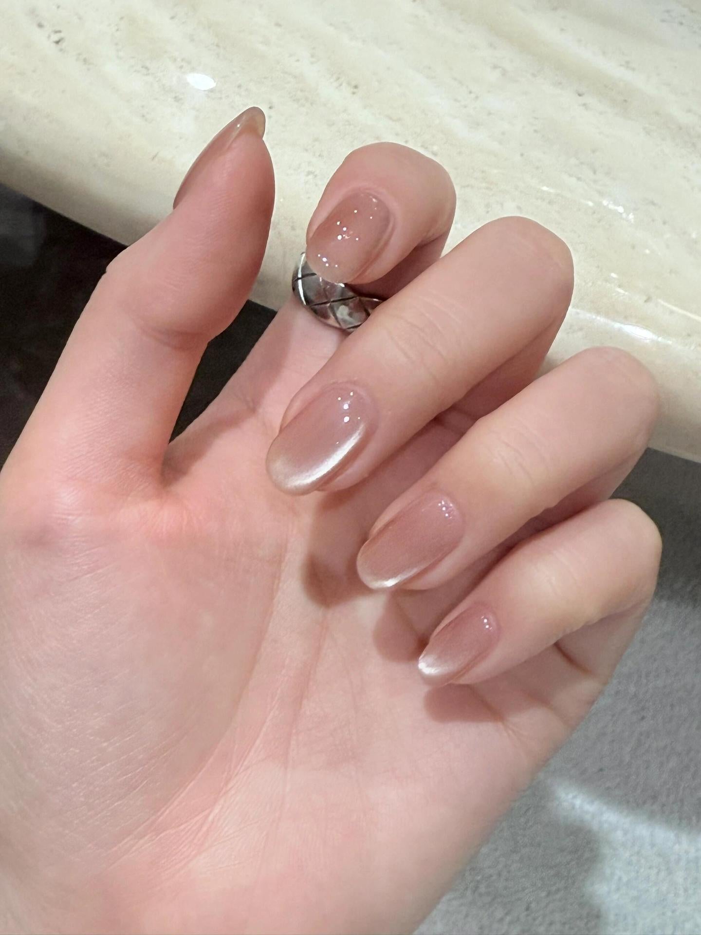 Elegante Nagelspitzen mit Sanftem Ombre-Effekt Brehn