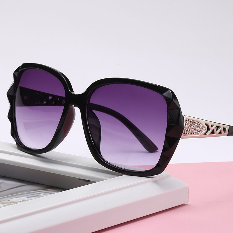 Damen Sonnenbrille im luxuriösen Glamourstil Brehn